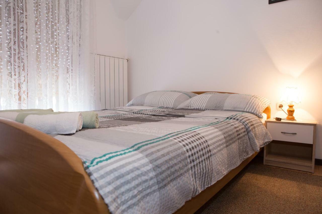 Apartament Apartman Dubravcic Otočac Zewnętrze zdjęcie