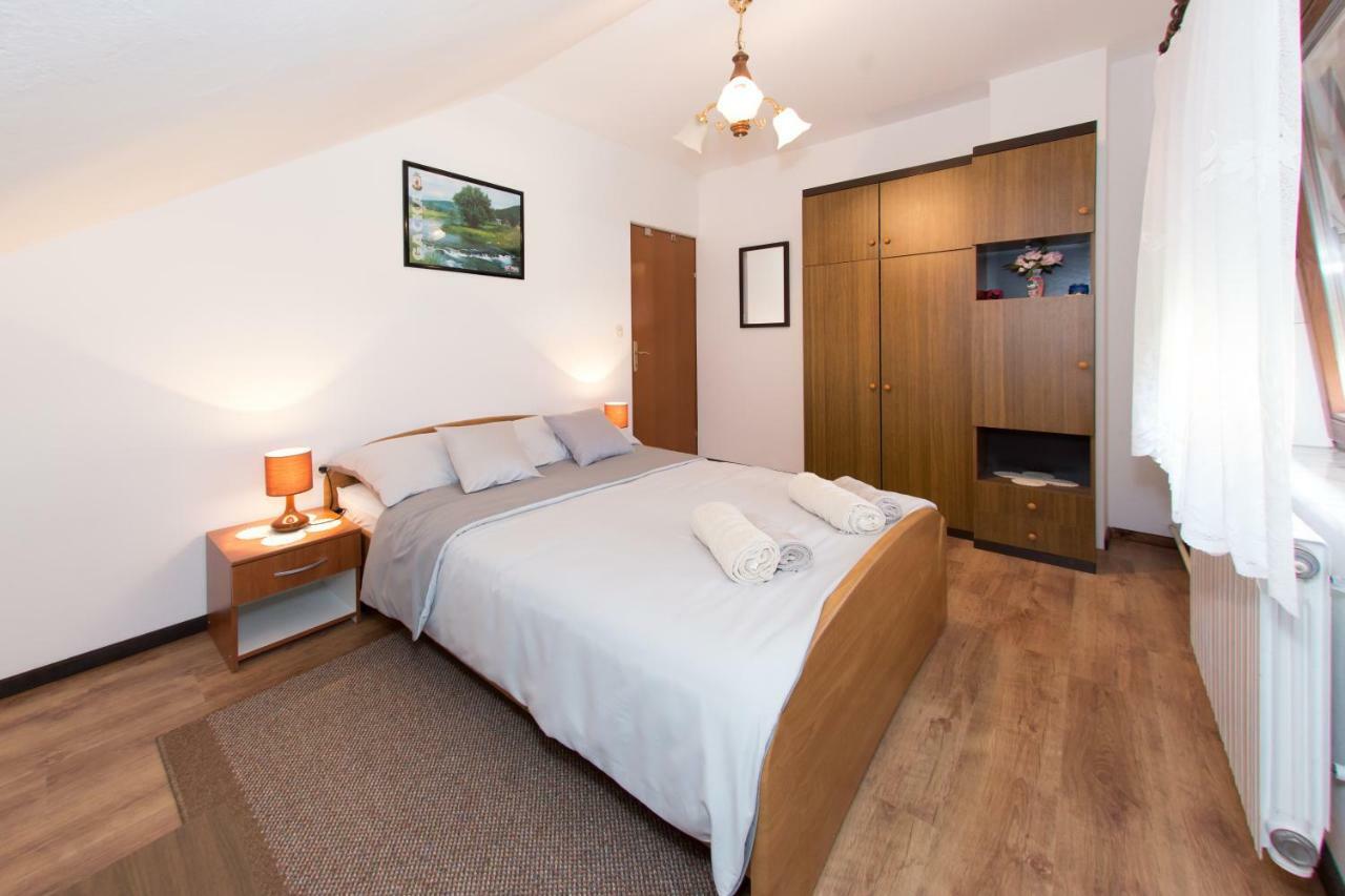 Apartament Apartman Dubravcic Otočac Zewnętrze zdjęcie